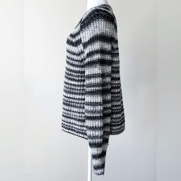 Halogen Metallic Black, Gray, & Silver Stipe Long Sleeve Sweater NWOT Size XL - Picture 4 of 7